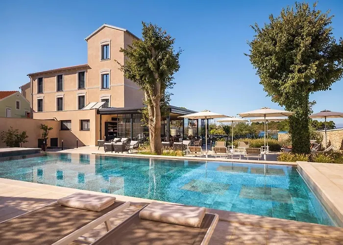 Dunatovi Dvori Heritage Hotel